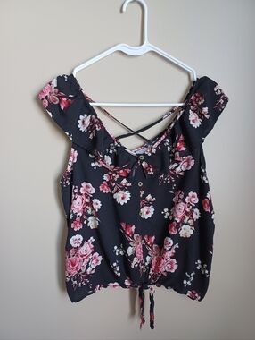Women's Size XL No Boundaries Rayon Pink And Black Floral Shirt Top